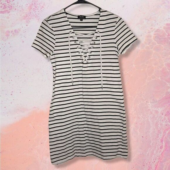 Bardot Australia Stripe Swing Mini Dress in Black sz 6/S US - Picture 3 of 11